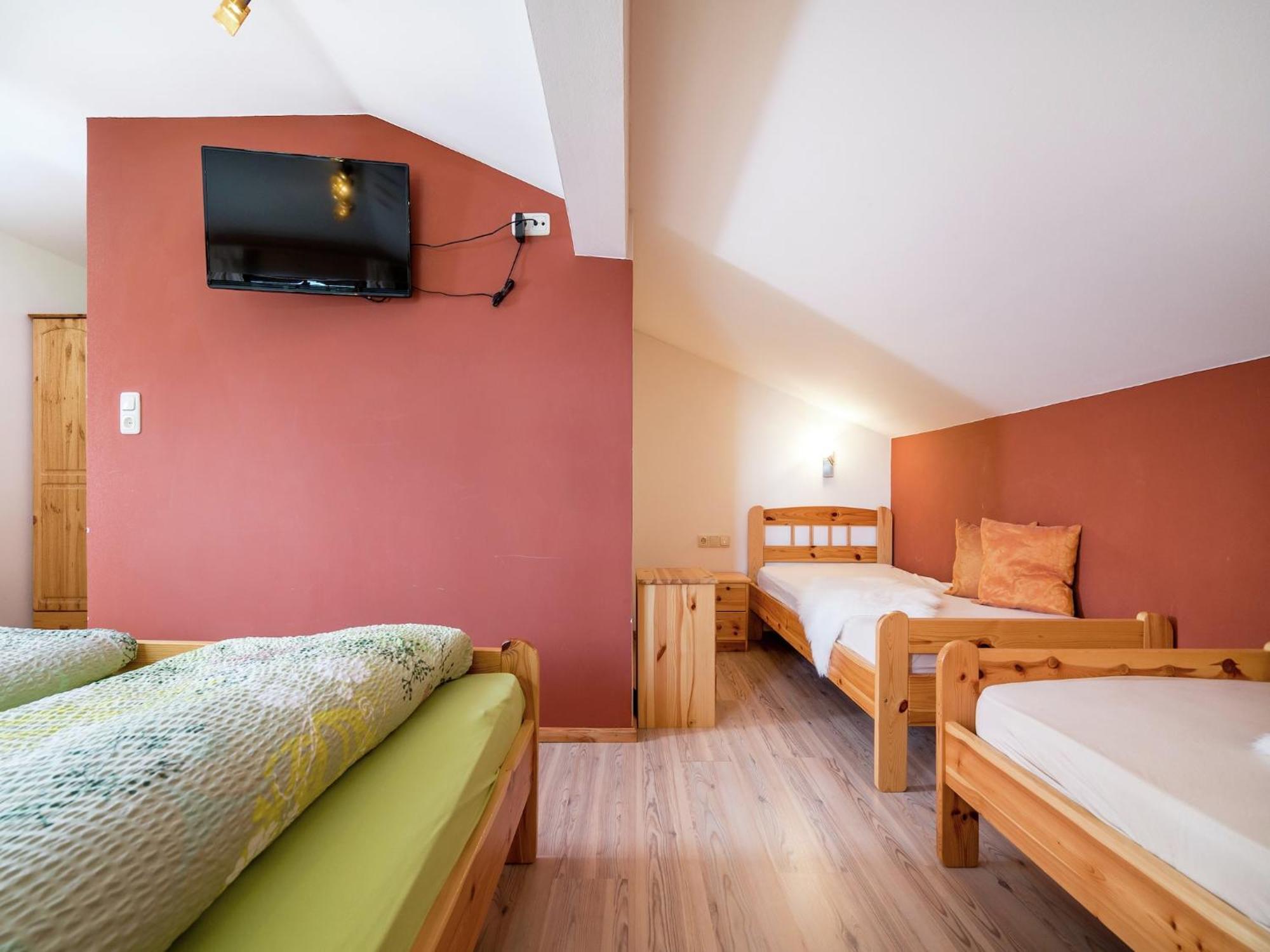 Cozy Feel Good Holiday Apartment In Леоганг Екстериор снимка